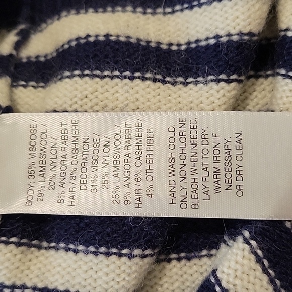 Vineyard Vines wirh cashmere small blue and white stripe v neck sweater - Picture 5 of 5